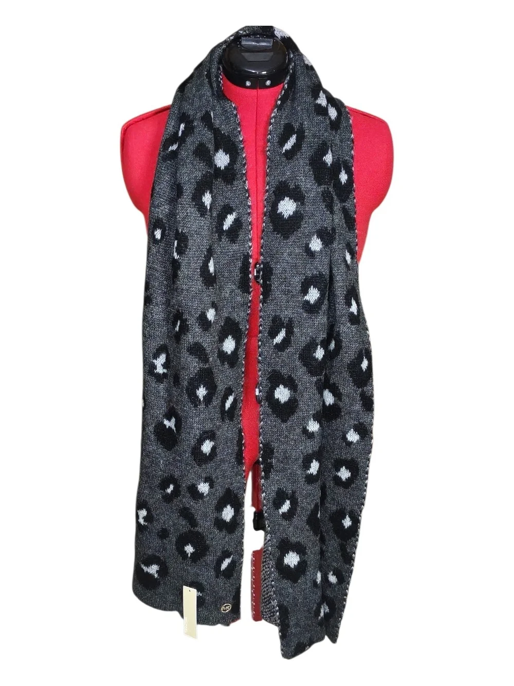 #45 MICHAEL Michael Kors Gray and Black Leopard Print Knit Scarf